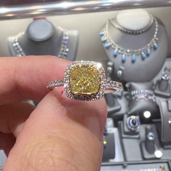 Engagement Ring Fancy Yellow Natural Diamond Cushion VS1 Rare GIA Certified - Picture 1 of 9